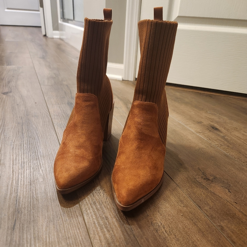 Chunky Stacked Heel Ankle Boots Pointed Toe Slip-On Ribbed Sock Boot